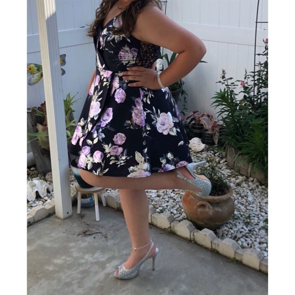 City Vibe Women's Size 13 dark blueFloral Fit & Flare Halter Dress